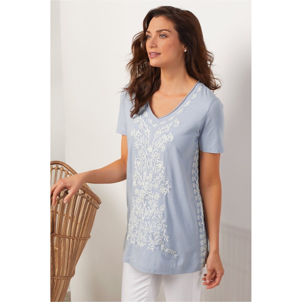 Soft Surroundings Eva Embroidered Top Large Light Blue White Short Sleeve VNeck